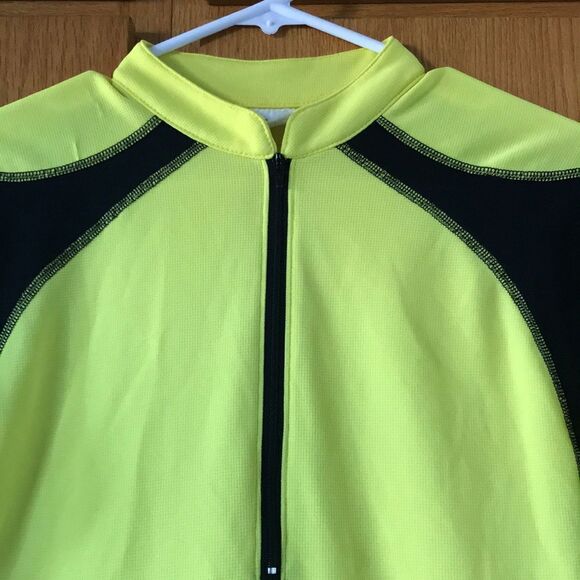 Yellow/black sport top for biking. Size medium. - Picture 2 of 4